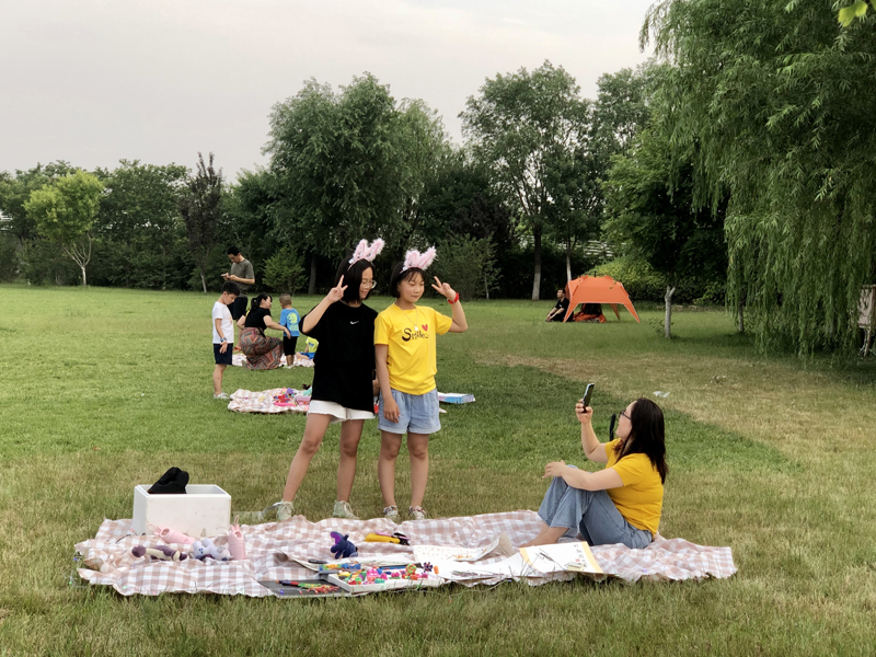夏令營(yíng)挑戰(zhàn)地?cái)偨?jīng)濟(jì)，覽眾房車不一樣的活動(dòng)